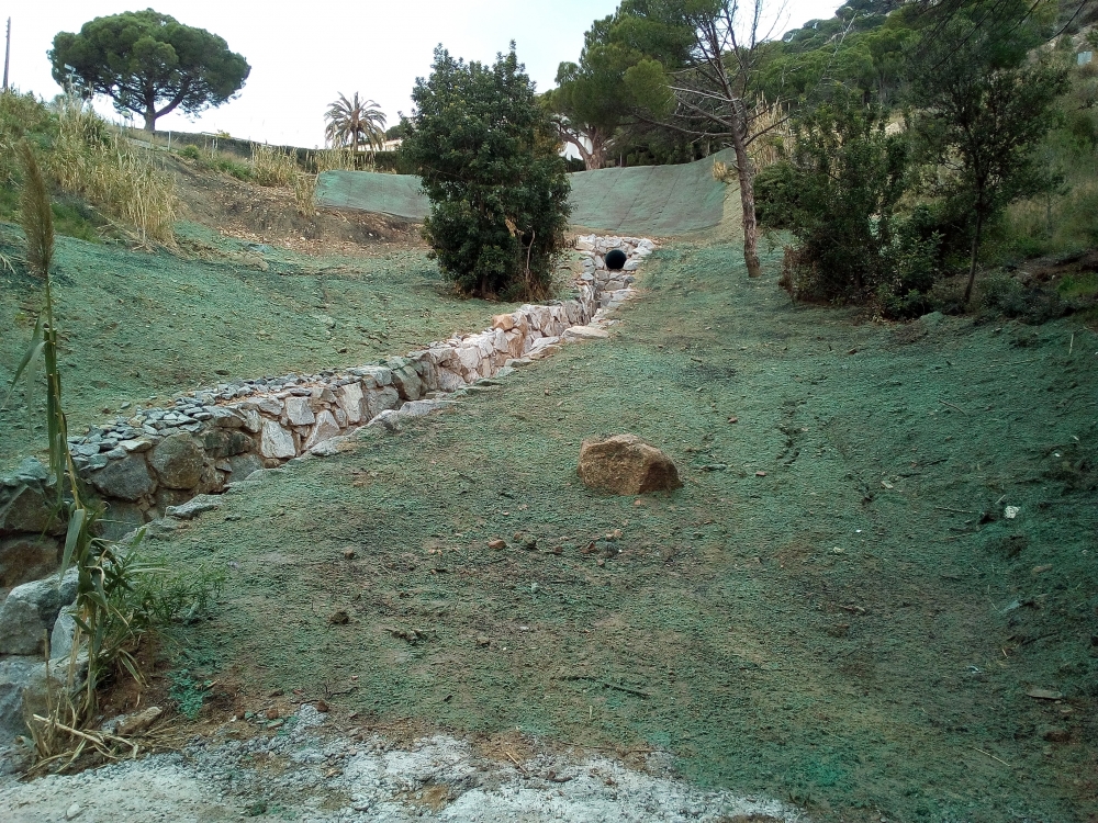  - JARDINERÍA Y RIEGOS FLORES, S. L.